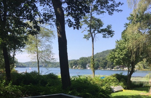 South Salem Cabaña | Lake Front Cozy Cottage