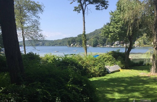 South Salem Cabaña | Lake Front Cozy Cottage