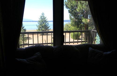 Susanville Casa | Frente al lago East Shore Lodge - Playa privada, hermosas vistas, cubiertas expansivas