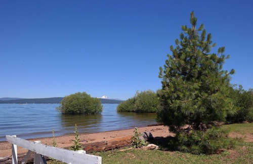 Susanville Casa | Frente al lago East Shore Lodge - Playa privada, hermosas vistas, cubiertas expansivas