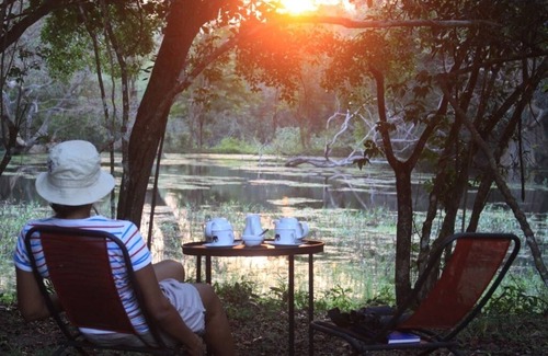 Balangoda Chalet De Esquí | Lake Front Glamping Suite with a Bush Bathtub