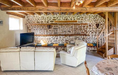 Moitron-sur-Sarthe Casa | Lake Front Home In Moitron-Sur-Sarthe