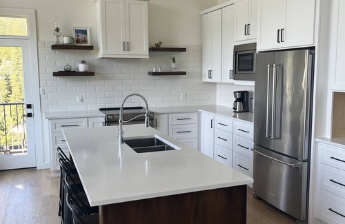 Kaslo Casa | Lake front home in beautiful Kaslo, BC, walking distance to town and Kaslo Bay!