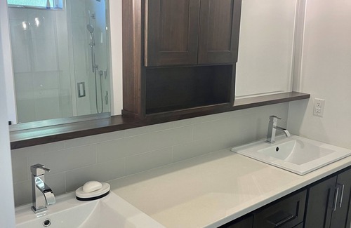 Kaslo Casa | Lake front home in beautiful Kaslo, BC, walking distance to town and Kaslo Bay!