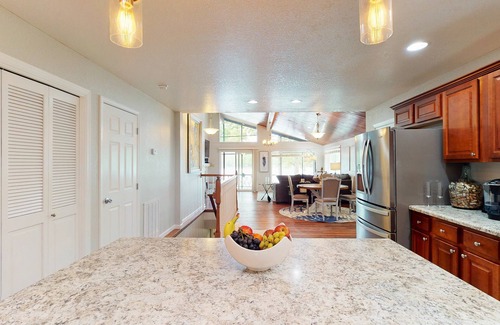 Ten Mile Casa | Lake Front house on Watts Bar Lake with large private dock, 2 screen porches