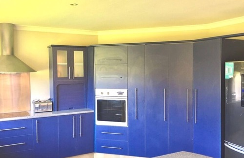 Paraparaumu Casa | Casa de estilo de vida frente al lago con sala de sauna