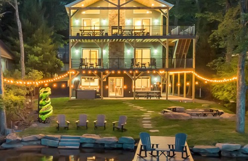 Lake Harmony Casa | "Lake Front Livin" Beautiful Lake Front View, Private Beach, Dock, Firepit, Game Room, Kayak/ Canoe