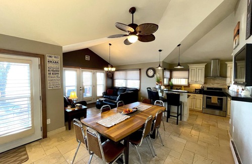 Long Point Cabaña | Frente al lago Lucky Seven Cottage