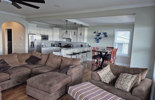 Anchorville Casa | Lake front luxury new house located across from famous Cabana Blues Resort
