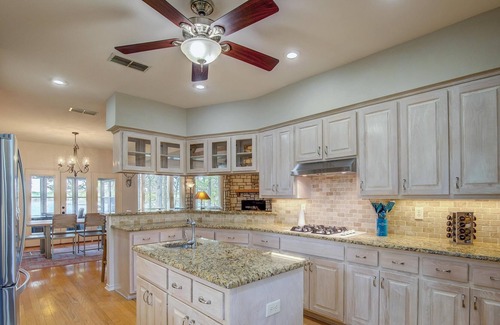 Emory Casa | LAKE-FRONT on LAKE FORK!!