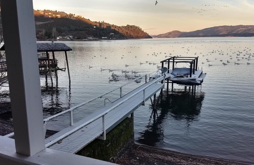 Clear Lake Casa | Propiedad frente al lago con vistas de millones de dólares con playa privada y muelle