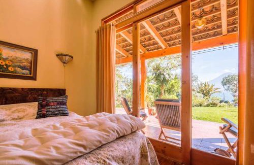 Santa Cruz La Laguna Casa | Lake Front Suite at Los Elementos
