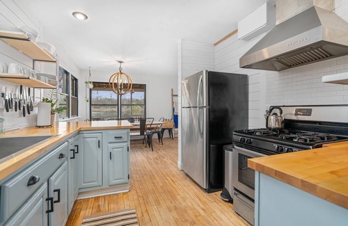 Lake Cabaña | Lake Front with Hot tub! Silver Lake, Clare Co. New owners, many upgrades!