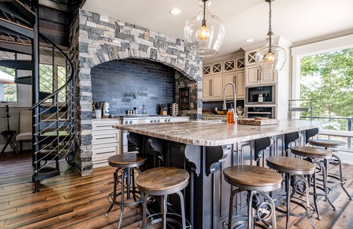 Henrico Casa | Lake Gaston Main lake Private Sandy Beach -SPECTACULAR