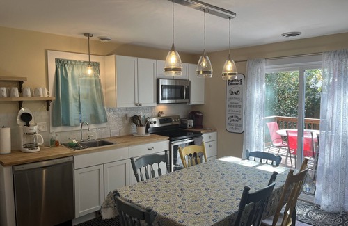 Lake Geneva Casa | Lake Geneva Haven - Located in the Center of Everything!
