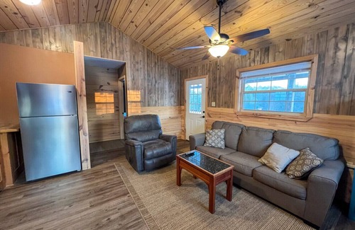 Daisy Cabina | Lake Greeson Cabin with Private ATV Access on 8 Acres