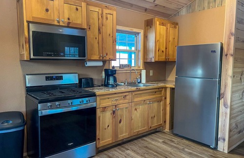 Daisy Cabina | Lake Greeson Cabin with Private ATV Access on 8 Acres