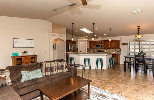 Lake Havasu City Casa | Lake Havasu Getaway 🌅 - Hot Tub💦Clean🧽Spacious