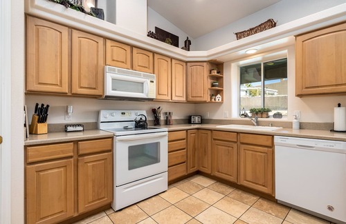 Lake Havasu City Casa | LAKE HAVASU POOL HOME " TIKI RANCH " weekly discounts
