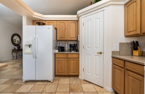 Lake Havasu City Casa | LAKE HAVASU POOL HOME " TIKI RANCH " weekly discounts