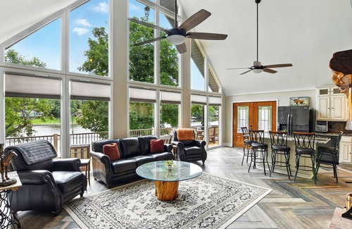 Conover Casa | Lake Hickory Waterfront Retreat