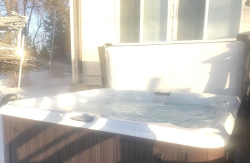 Chisago City Casa | Lake home on Green Lake with Hot Tub. Close to winery, brewery, restaurants etc.