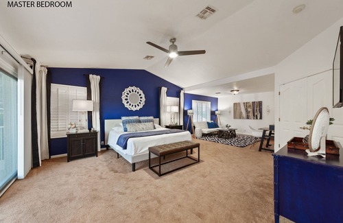Arrowhead Lakes Casa | ¡Nuevo! Lujosas vistas de la piscina y el jacuzzi "The Parrot Hideaway" de la casa del lago de lujo