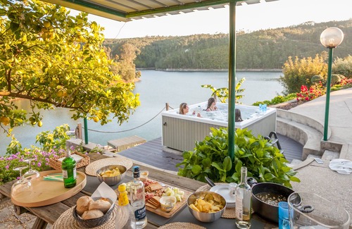 Tomar Casa | Lake House - Grandpa's House - Jacuzzi and private beach