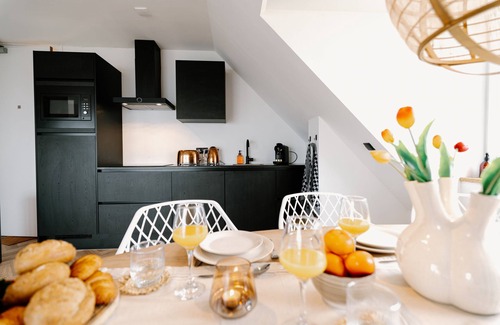 Goingarijp Apartamento | Lake House 10, Luxury 4 person Apartment with Lake View. Free parking