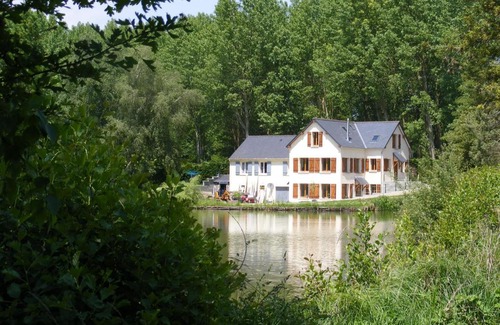 Beaumont-Pied-de-Boeuf Apartamento | Lake House France