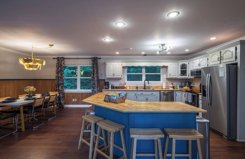 Trenton Casa | Lake House near Lookout Mt, Theater, Gym & Arcade