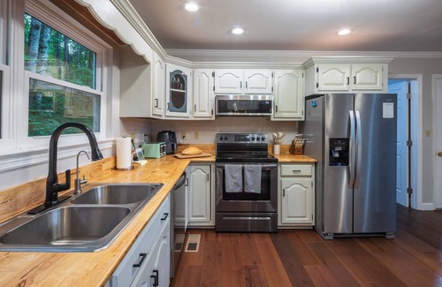 Trenton Casa | Lake House near Lookout Mt, Theater, Gym & Arcade