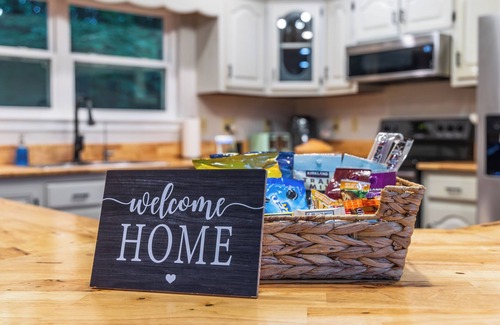 Trenton Casa | Lake House near Lookout Mt, Theater, Gym & Arcade