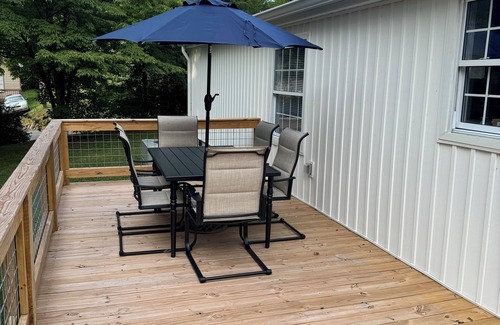 Jacksboro Casa | Lake House / Norris Lake. Private dock with covered slip near Twin Cove Marina.