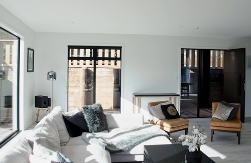 North Island Casa | Lake House