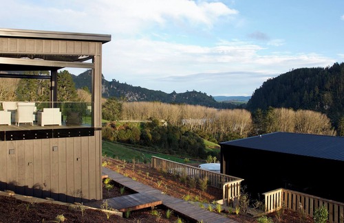 North Island Casa | Lake House