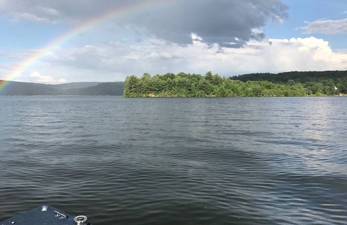 Lakeville Chalet De Esquí | Lake House on Lake Wallenpaupack, muelle incluido, Home tiene WiFi 3 BDRM's 2b's