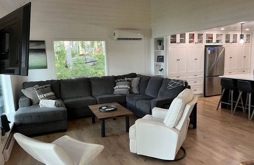 Lower Ohio Casa | Lake House Retreat
