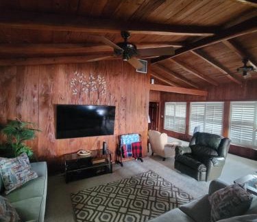 Polk City Casa | Lake House Retreat