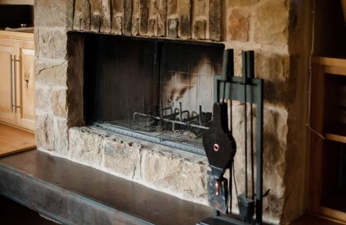 Apache Shores Villa | Hill Country Retreat
