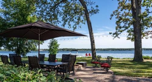Delavan Casa | Lake House