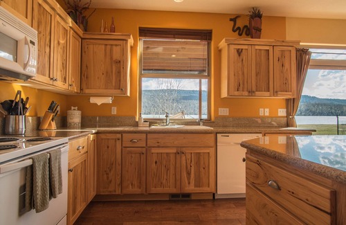 Prineville Casa | Casa frente al lago - Capacidad 6-8