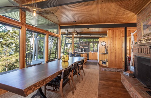 Woods Bay Cabina | Lake Houses at Camp Milson - Flathead Lake 7 BD Retreat w Private Lake Access