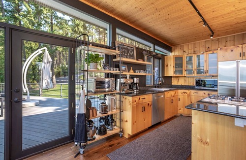 Woods Bay Cabina | Lake Houses at Camp Milson - Flathead Lake 7 BD Retreat w Private Lake Access