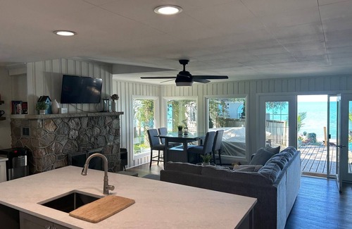 Ashfield-Colborne-Wawanosh Cabaña | Lake Huron Oasis! Private Beachront Cottage