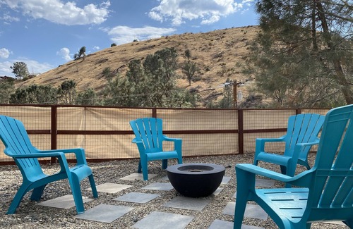 Wofford Heights Cabaña | Lake Isabella cabin has captivating views of the lake and mountains.