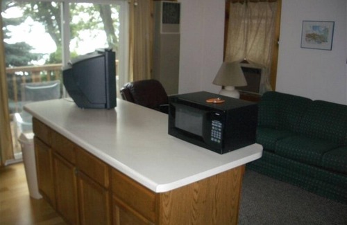 Stoughton Cabaña | Lago Kegonsa 1BR Cottage 15 Min. a Madison, capacidad para 3, Kayak