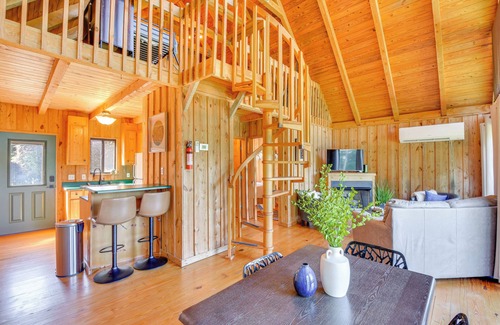 Six Mile Cabaña | Lake Keowee Access: Idyllic Six Mile Cabin!