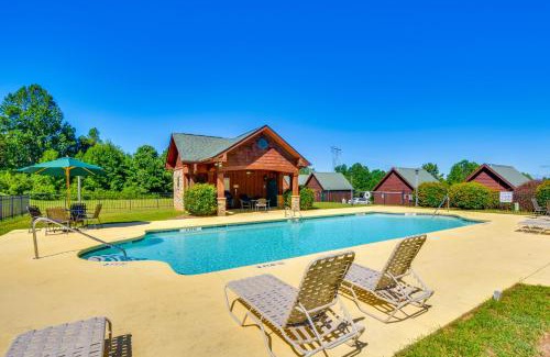 Six Mile Casa | Lake Keowee Access Idyllic Six Mile Cabin!