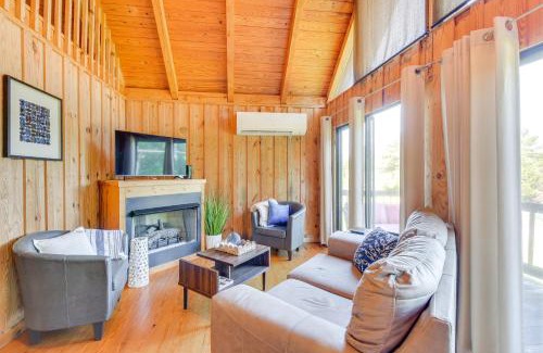 Six Mile Casa | Lake Keowee Access Idyllic Six Mile Cabin!